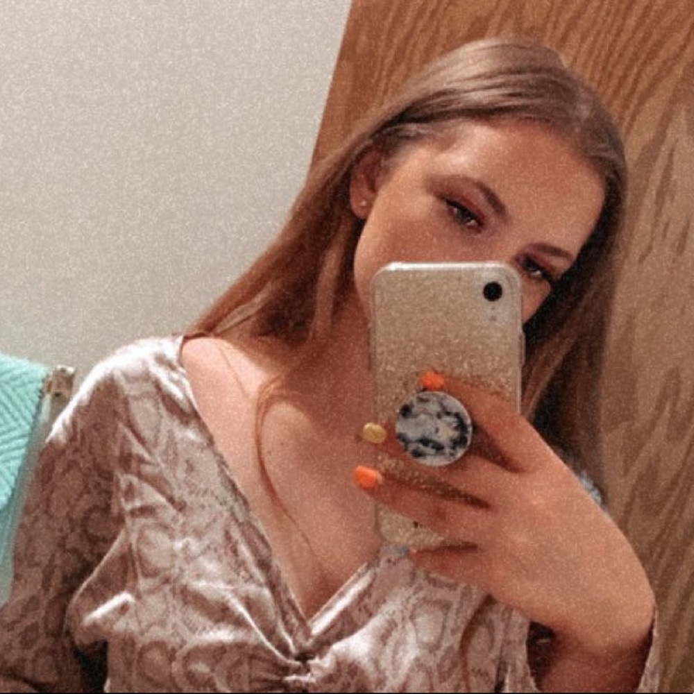 Meet your Posher, Nicole